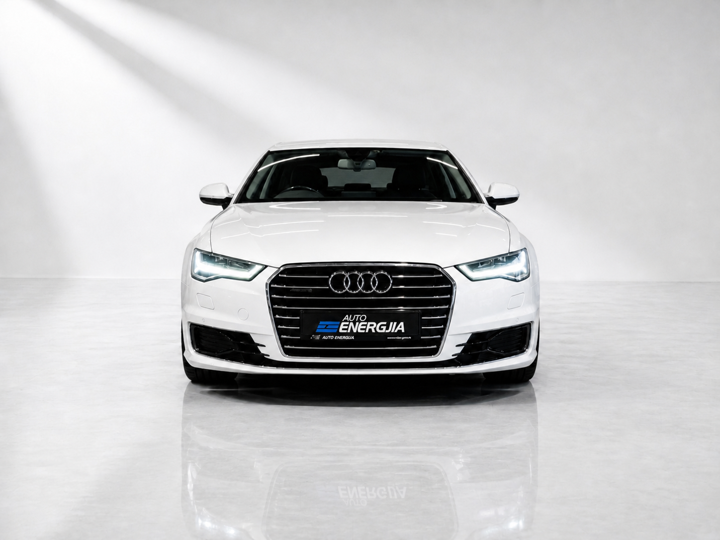 Audi A6 White Nr. ser 2016
