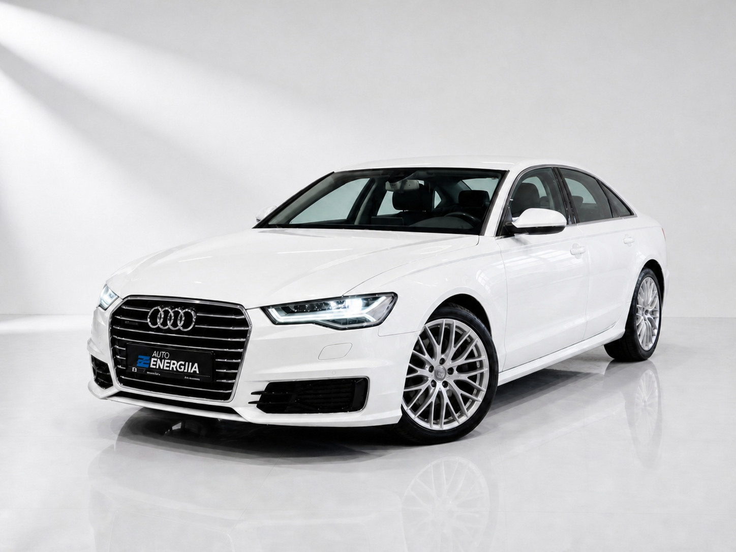 Audi A6 White Nr. ser: 6304