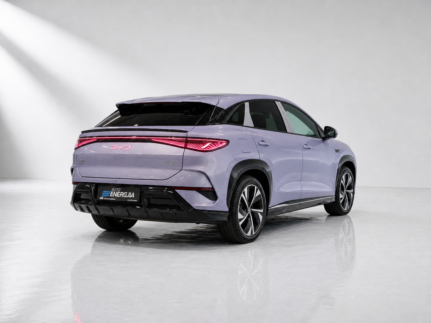 BYD Sealion 7 SUV elektrik premium për familje